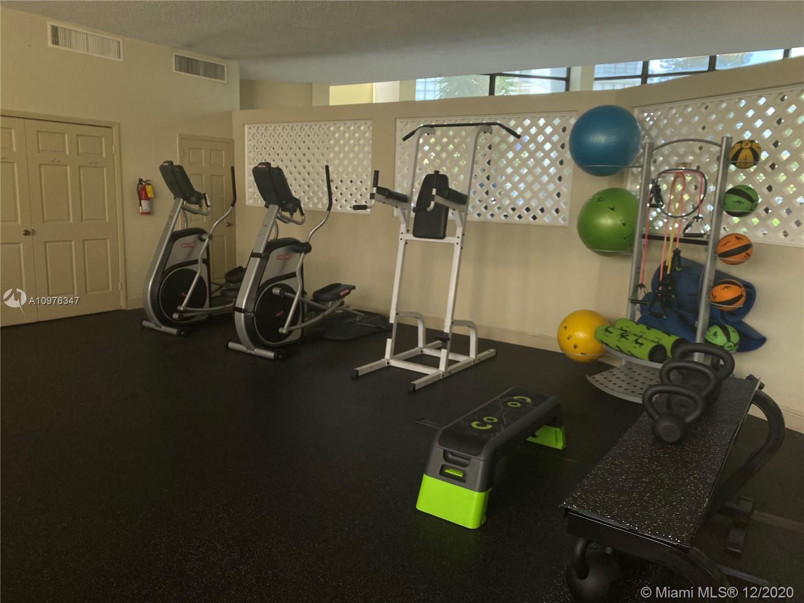 OCEANVIEW PARK CONDO - Residential Lease