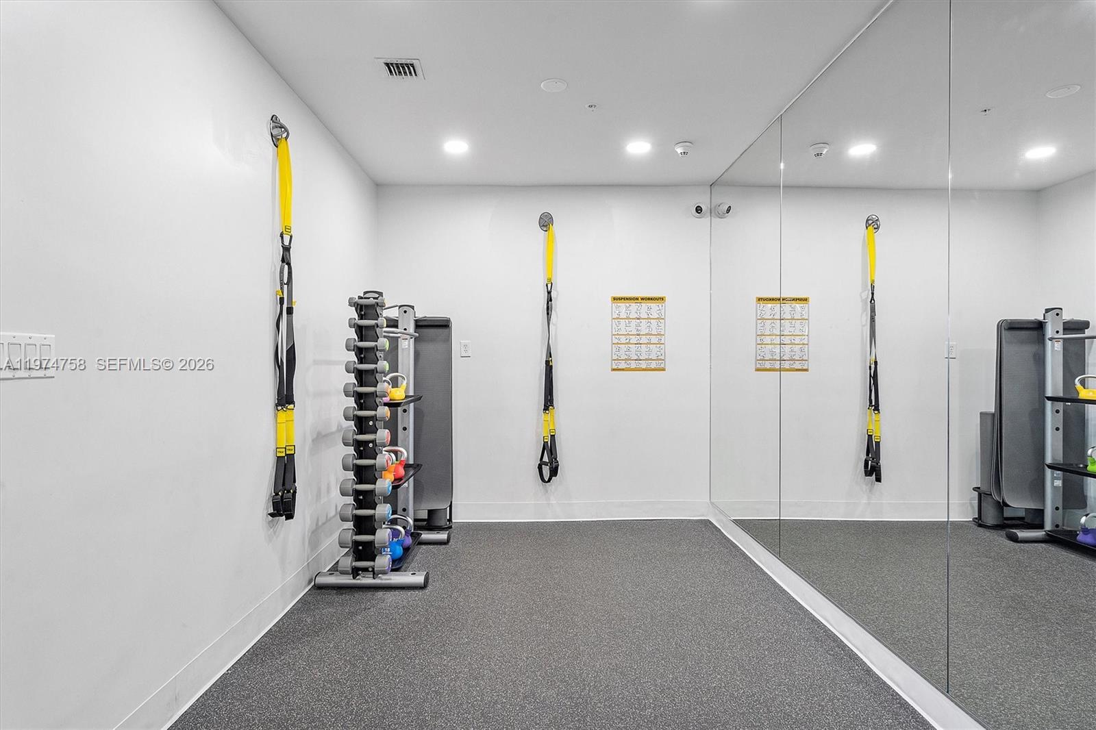 AVENTURA MARINA CONDO NUM - Residential