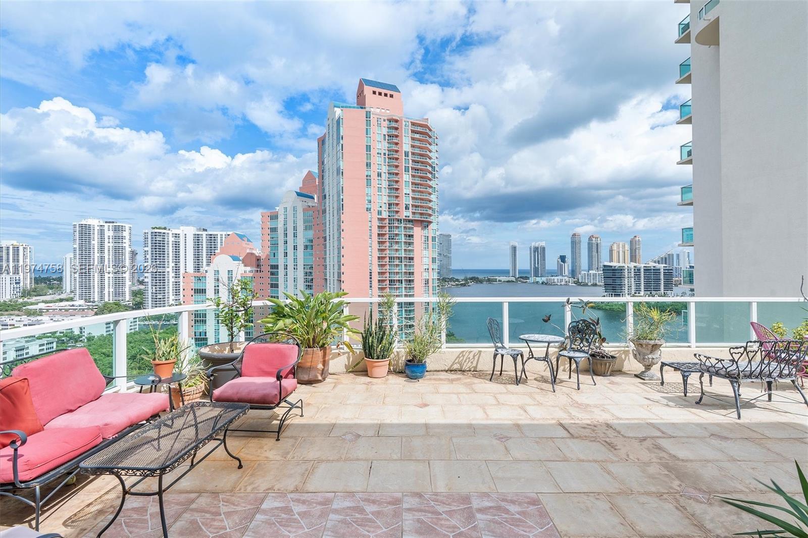 3340 NE 190th St 1808