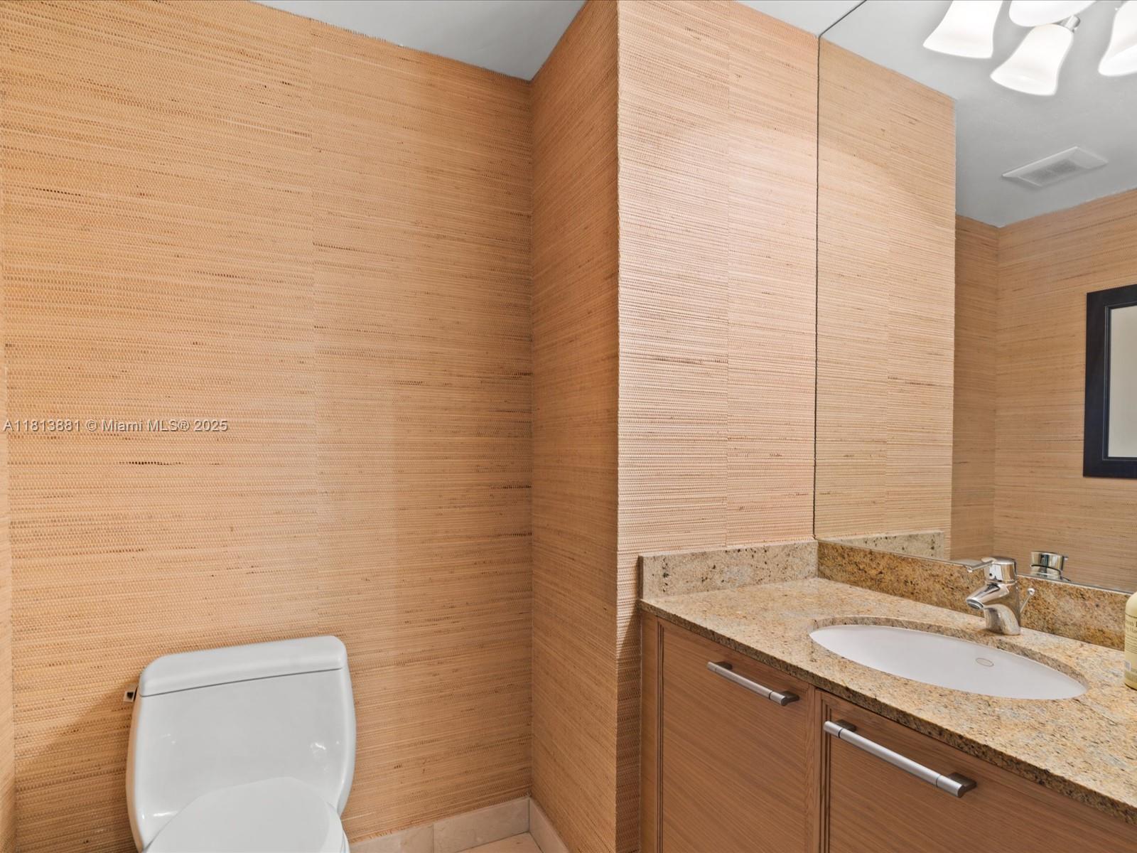 SAYAN CONDO - Residential