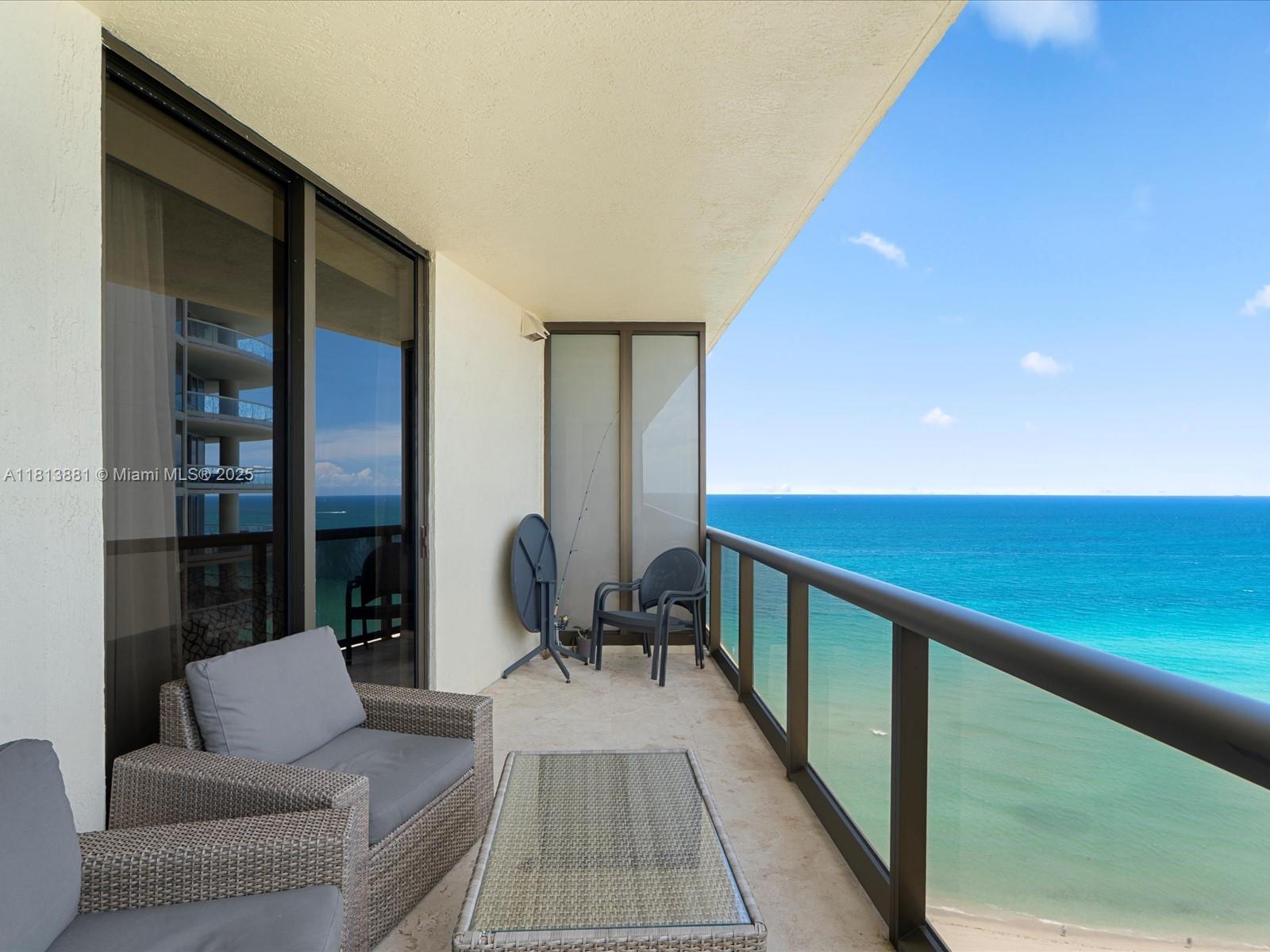 SAYAN CONDO - Residential