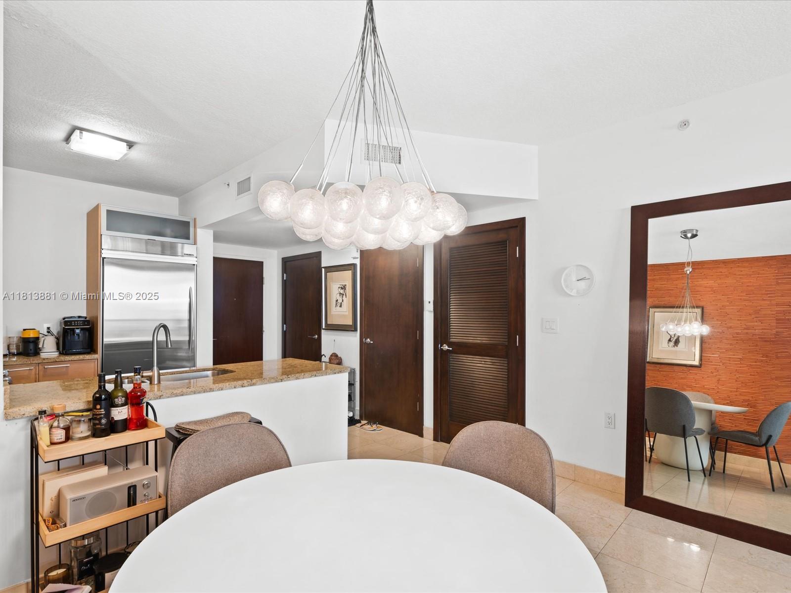 SAYAN CONDO - Residential