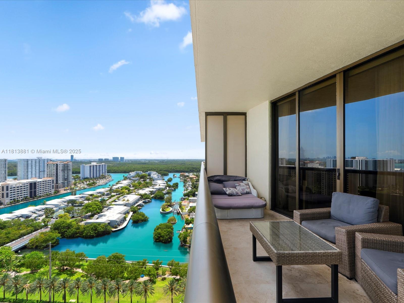 SAYAN CONDO - Residential