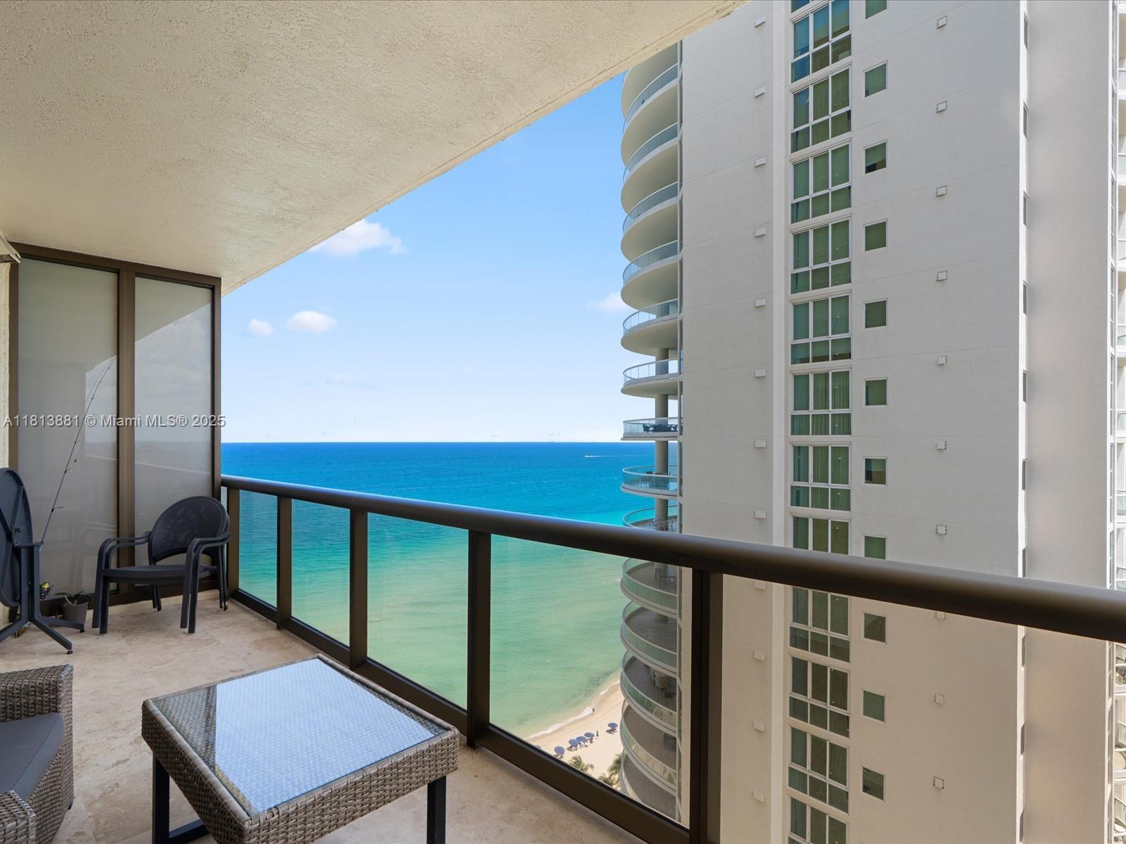 SAYAN CONDO - Residential