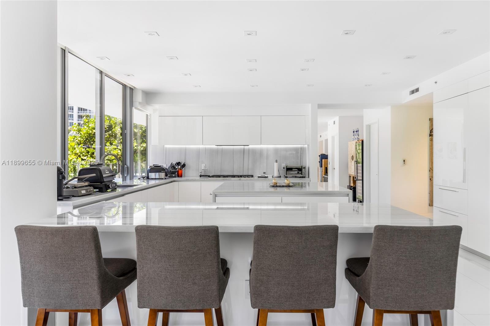 ONE OCEAN CONDO - Residential