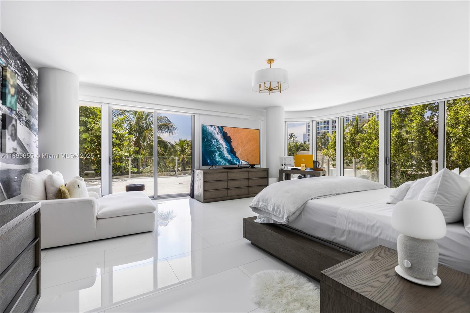 ONE OCEAN CONDO - Residential