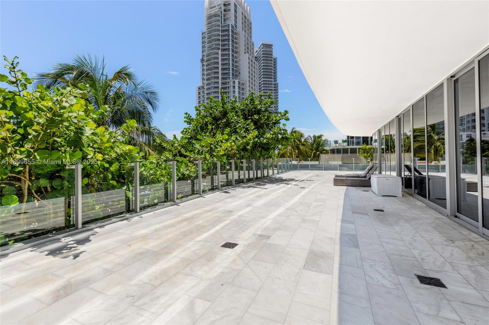 ONE OCEAN CONDO - Residential