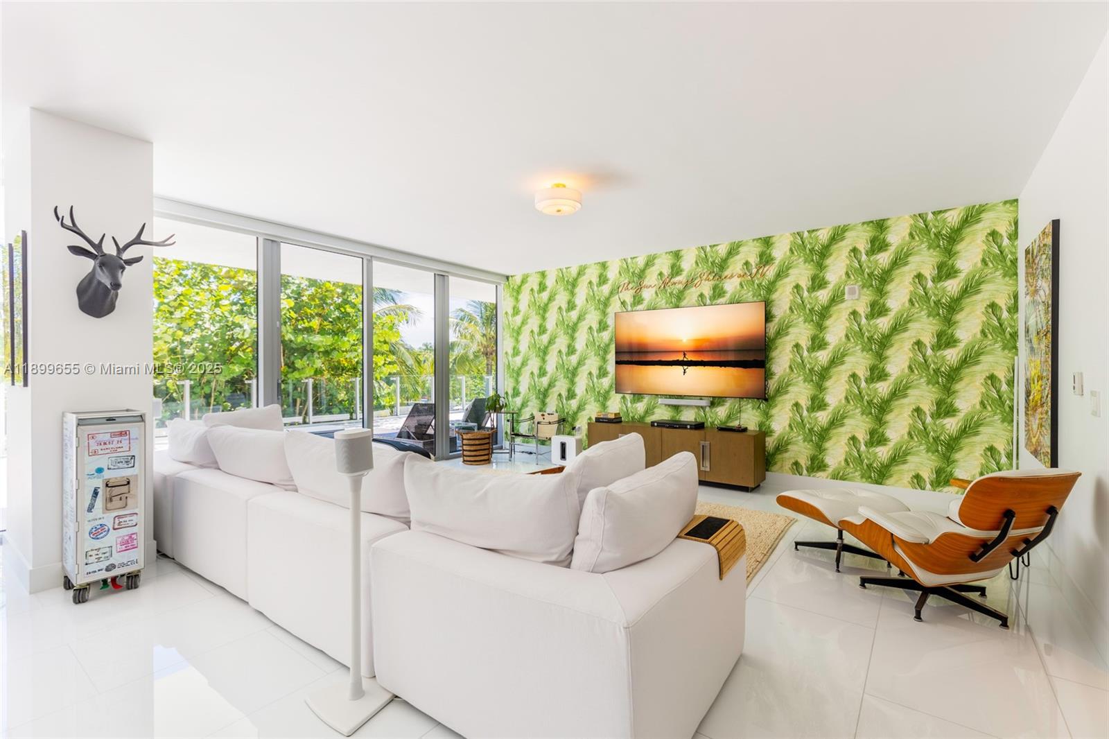 ONE OCEAN CONDO - Residential