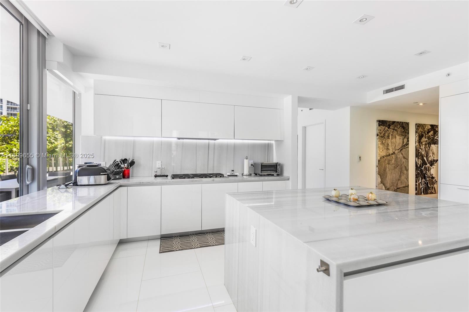 ONE OCEAN CONDO - Residential