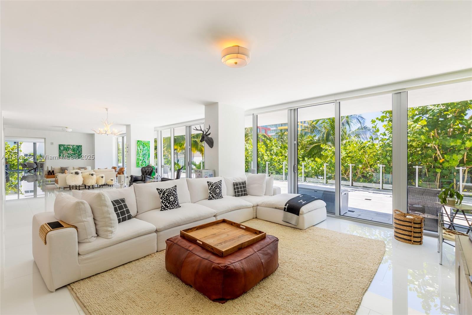 ONE OCEAN CONDO - Residential