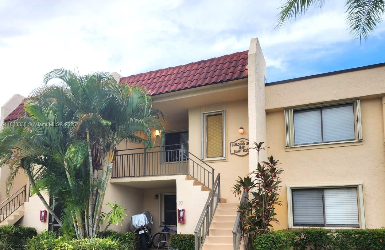 Beautifully updated apartment, offering the perfect blend of privacy and luxury. Freshly painted, the home features brand-new laminate flooring elegant bathrooms. 2 spacious bedrooms and 2 bathrooms, big closets, this home is designed for both comfort and style. Big screen balcony provides additional living space. Serene view to the garden and indirect lake, creating a stunning for relaxation. Offer a storage and 1 parking, while the Bonaventure clubhouse boasts a large gym and a variety of top-tier amenities. The best schools in the area. The association fee included: Water service, waste, maintenance of common areas, roof care, Lanscaping & Pool. Additional enjoy the Bonaventure club ($378 anual).