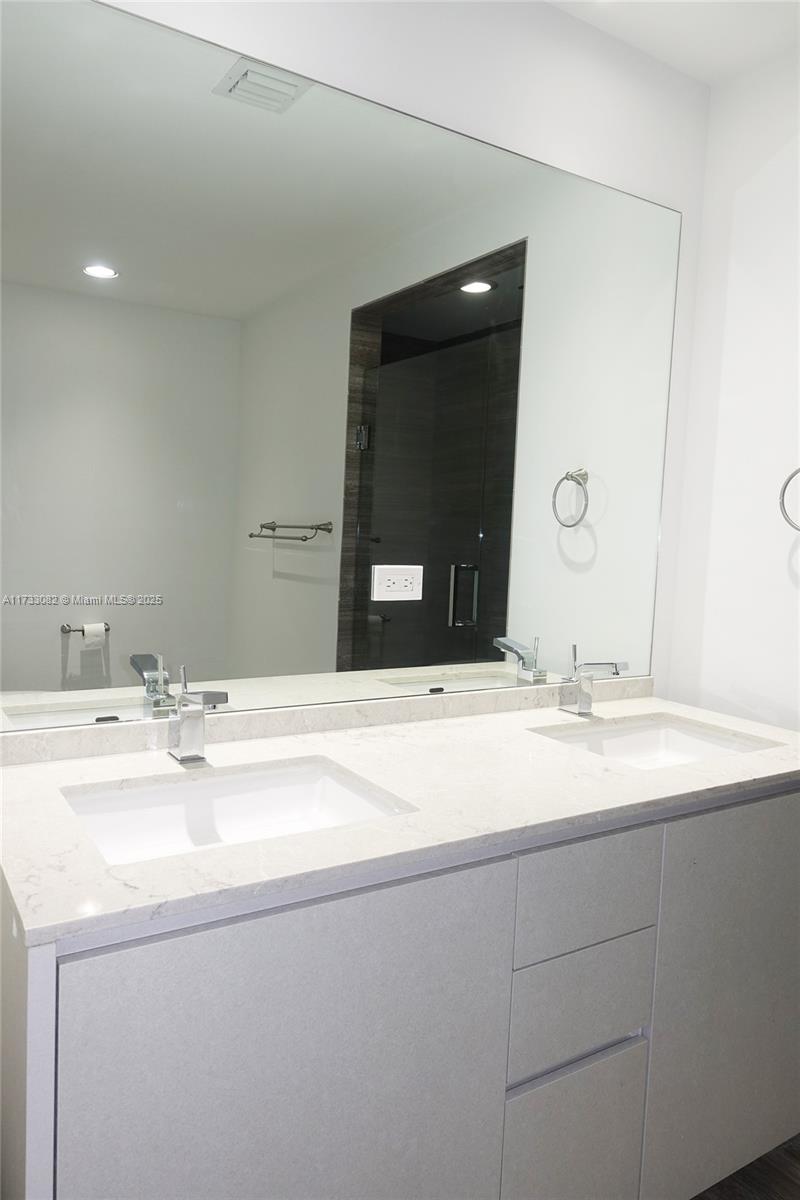 1010 BRICKELL CONDO - Residential