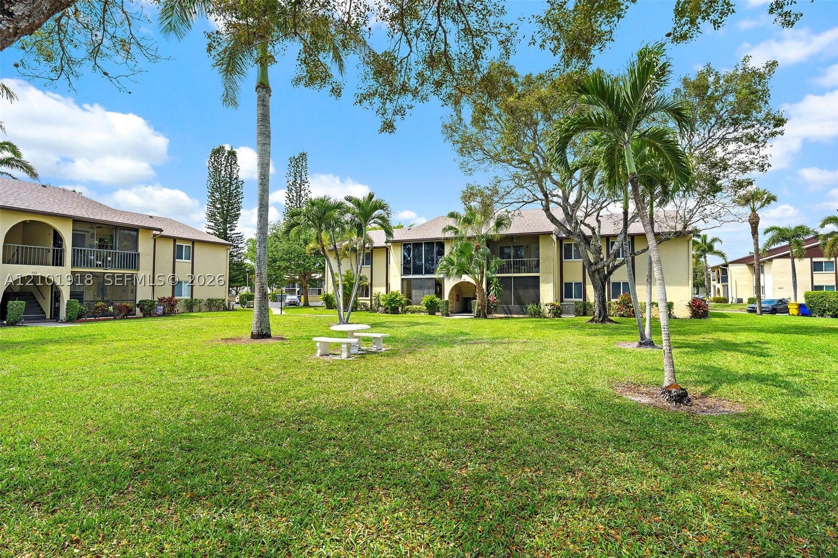 301 Pine Ridge Cir C-1
