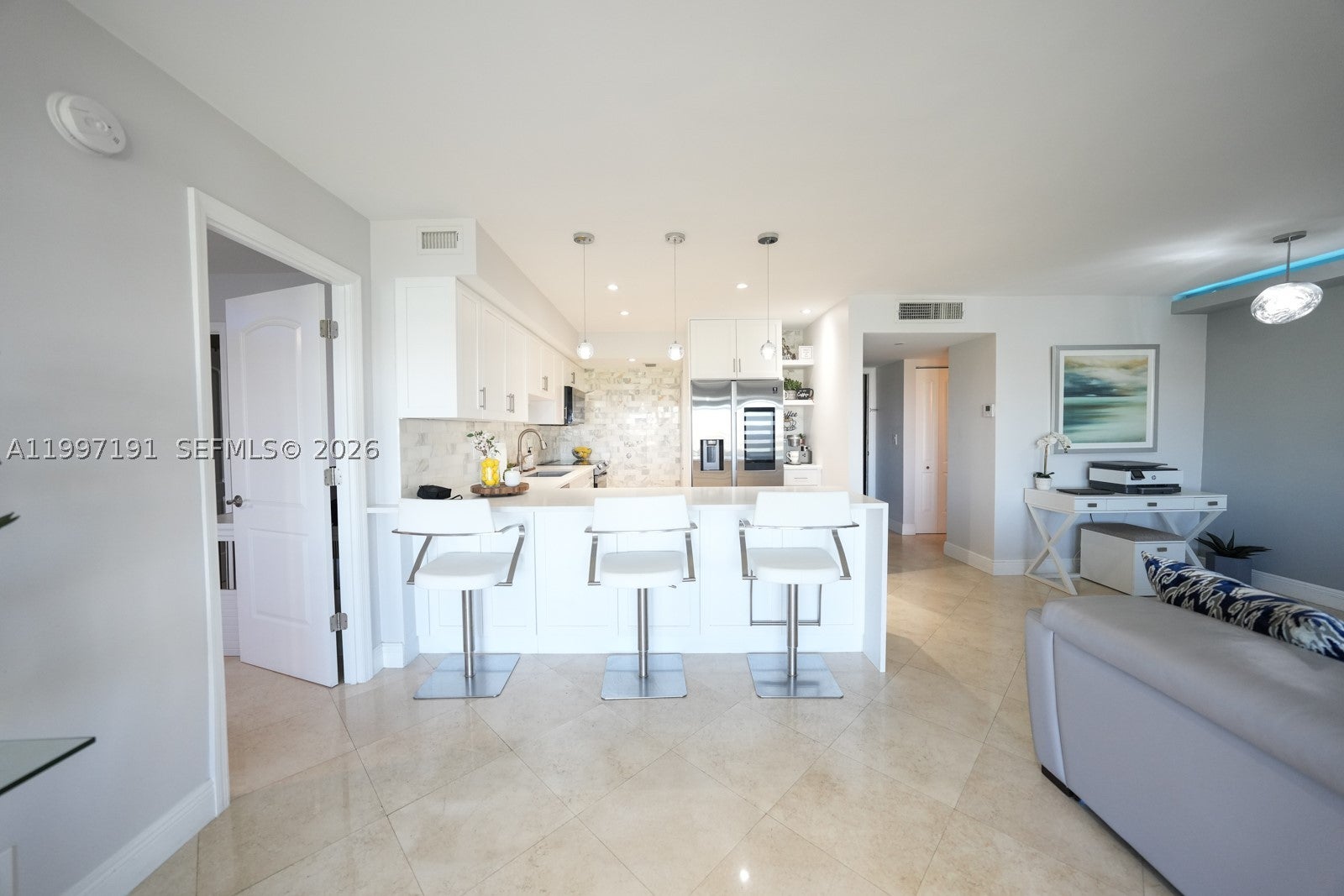 200 Diplomat Pkwy 827