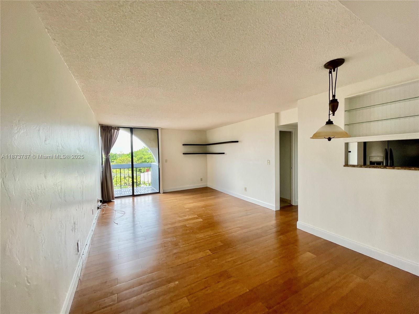 2715 Tigertail Ave 604
