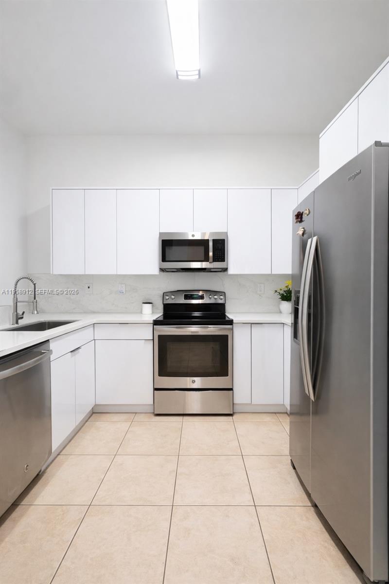 LAGO MAR WEST - Residential