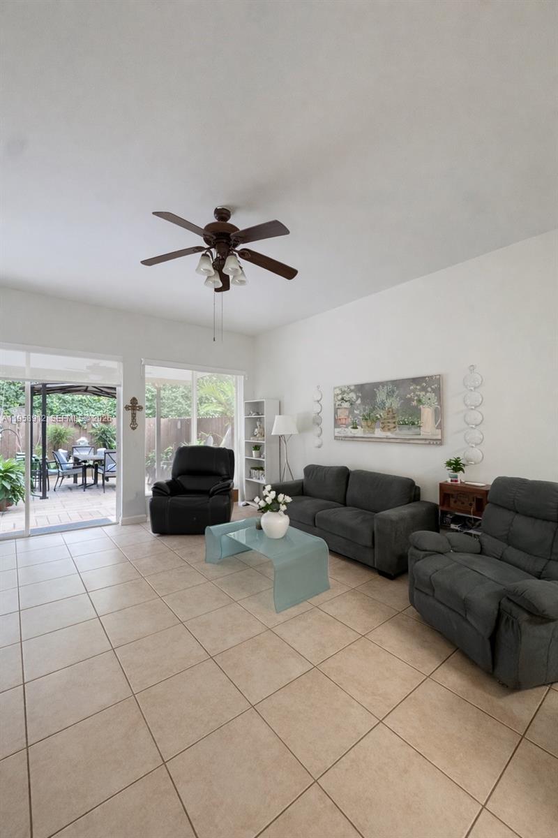 LAGO MAR WEST - Residential