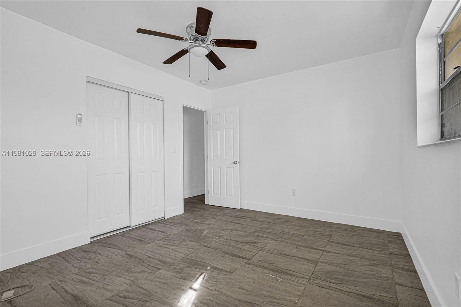 ARCH CREEKS ESTATES - Residential Lease