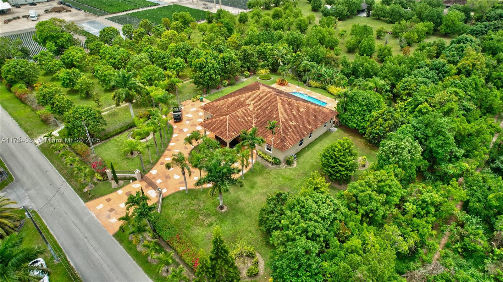 TROPICO A SUB - Residential