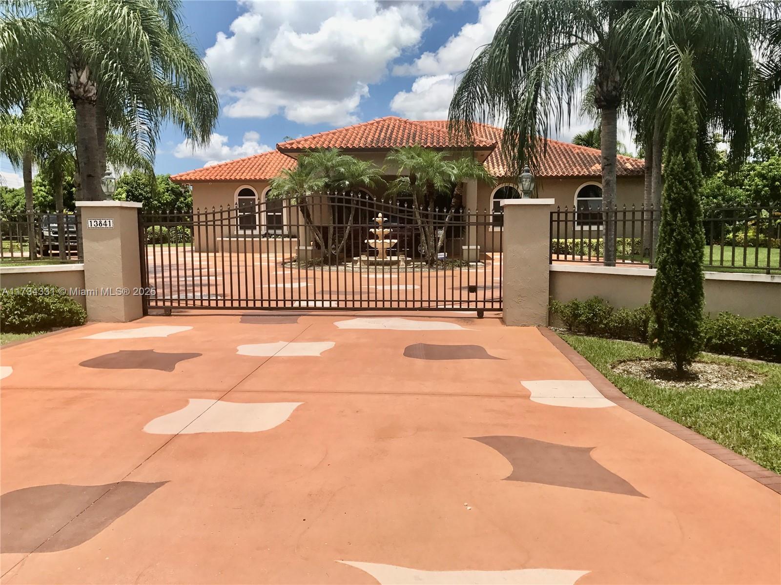 LUXURY ESTATE WITH POOL NORTH OF THE REDLAND.IMPACT WINDOWS AND DOORS,5,05 ACRES INCOME
PRODUCING WITH AGRICULTURAL EXEMPTION IN TAXES. THIS BEAUTIFUL PROPERTY HAS NUMEROUS FRUIT TREES, SUCH AS MANGO,AVOCADO,MAMEY,CHIRIMOYA,AND MUSH MORE.FINANCIAL IS ALSO AVAILABLE THROUGH THE OWNER .