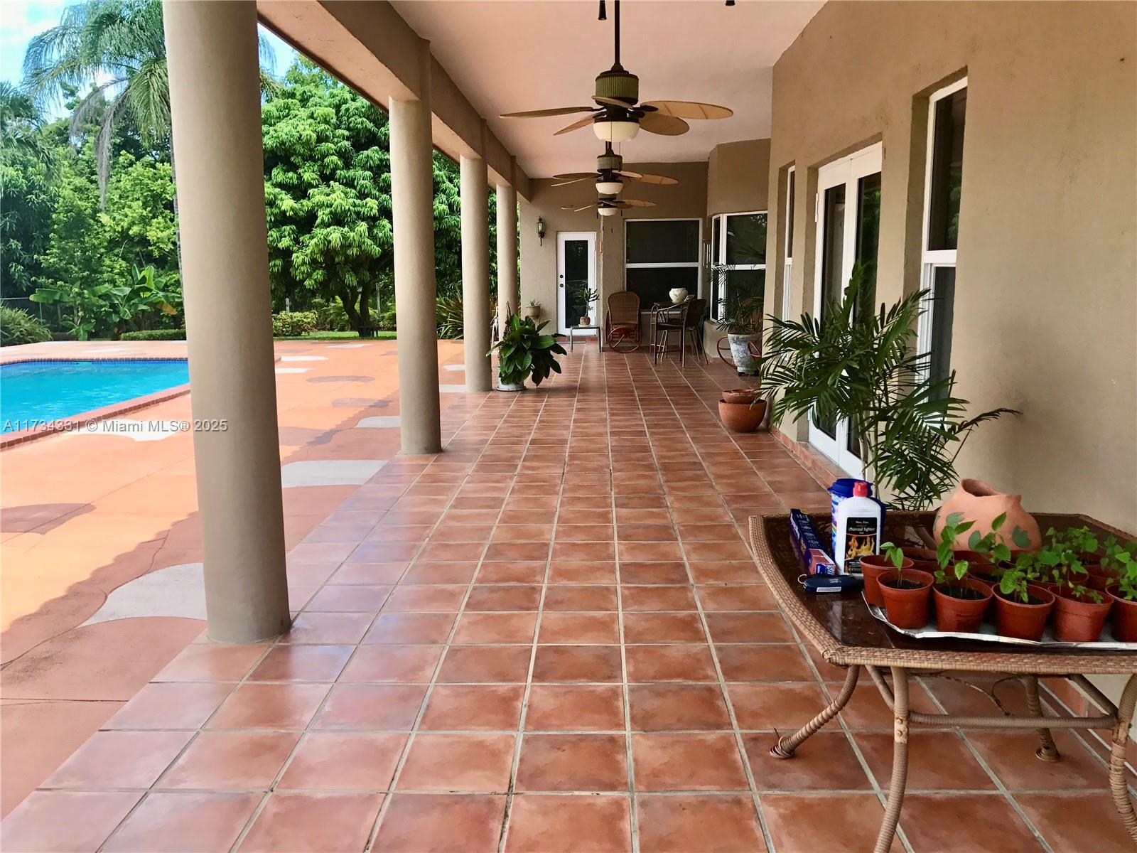 TROPICO A SUB - Residential