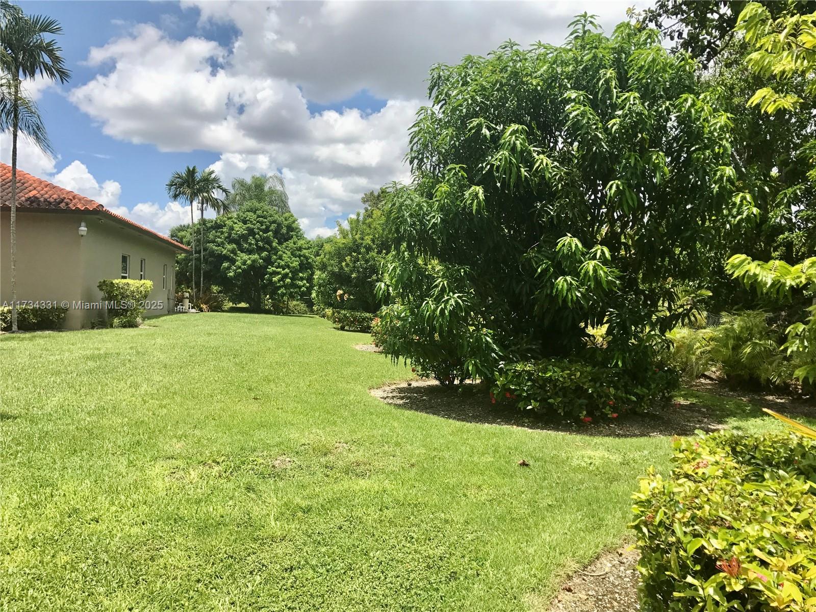 TROPICO A SUB - Residential