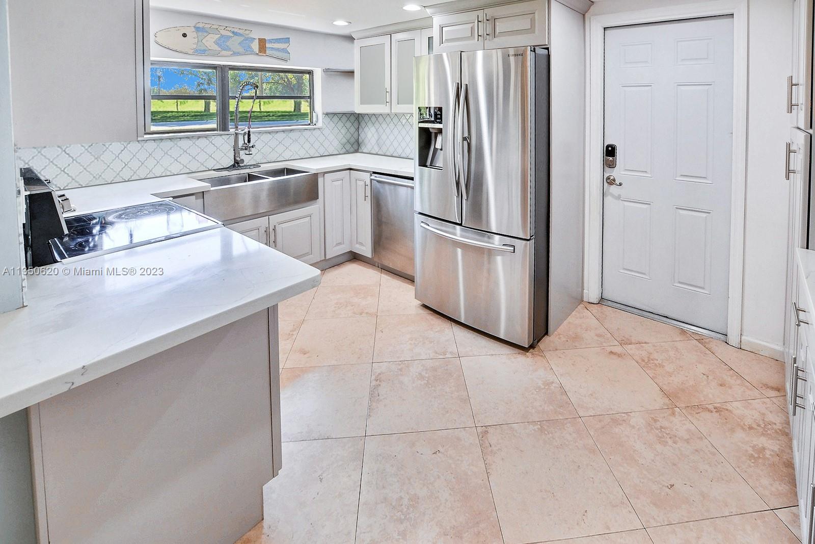 LAUDERDALE GOLF ESTATES - Residential