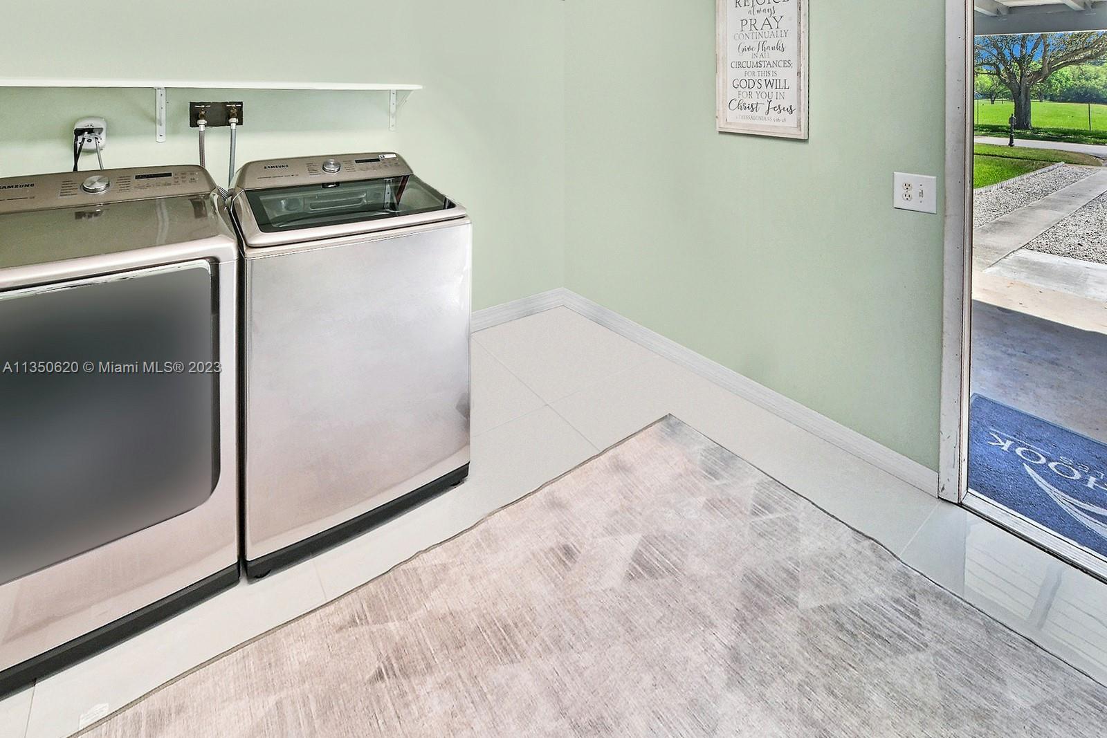 LAUDERDALE GOLF ESTATES - Residential