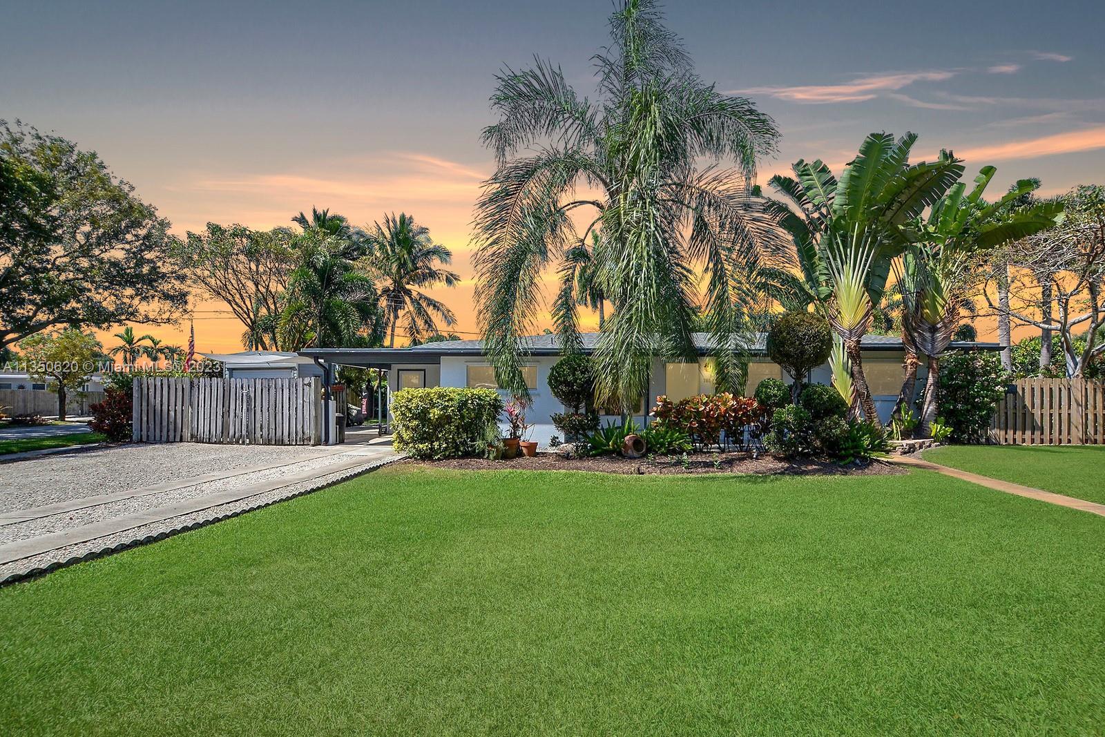 LAUDERDALE GOLF ESTATES - Residential