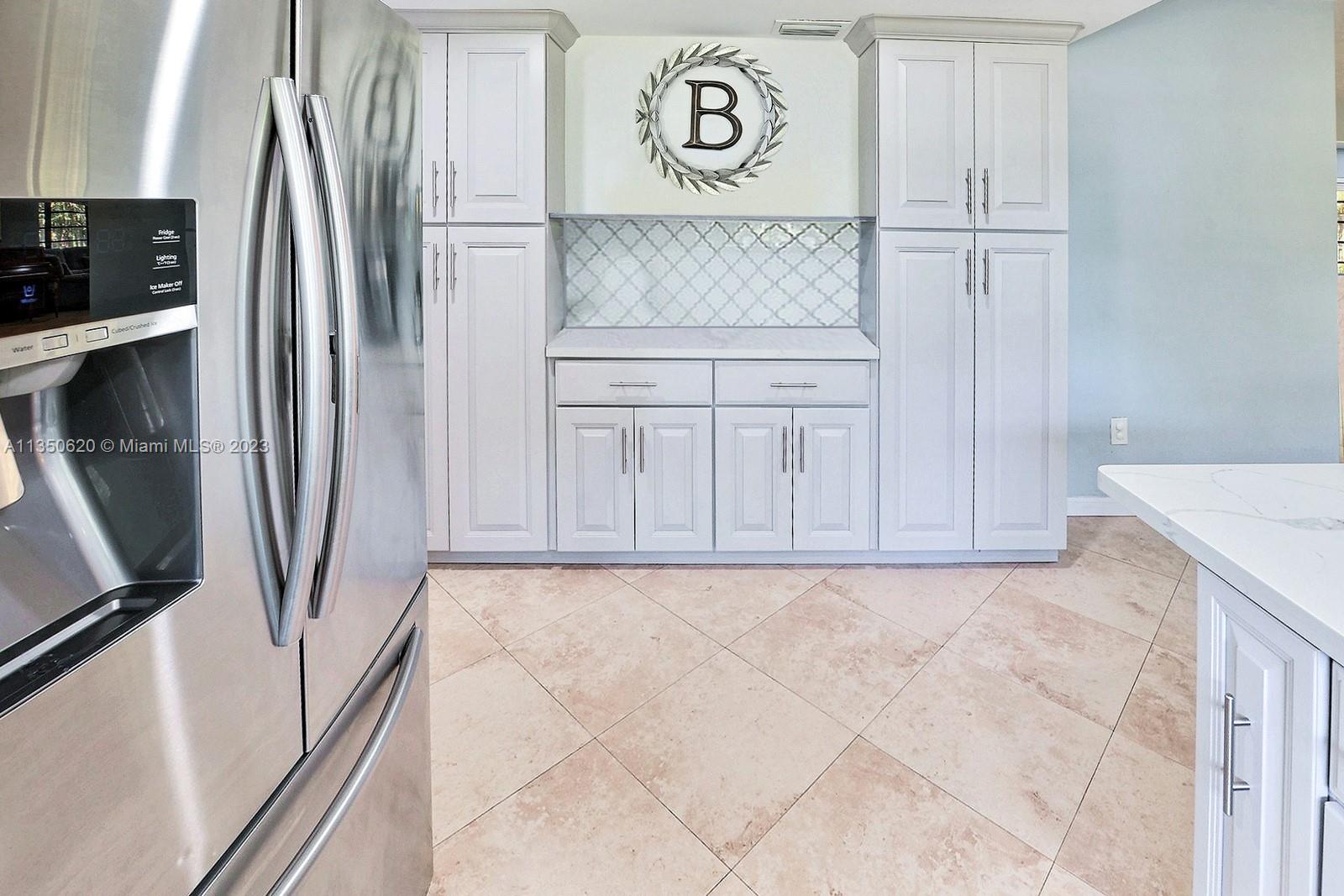 LAUDERDALE GOLF ESTATES - Residential