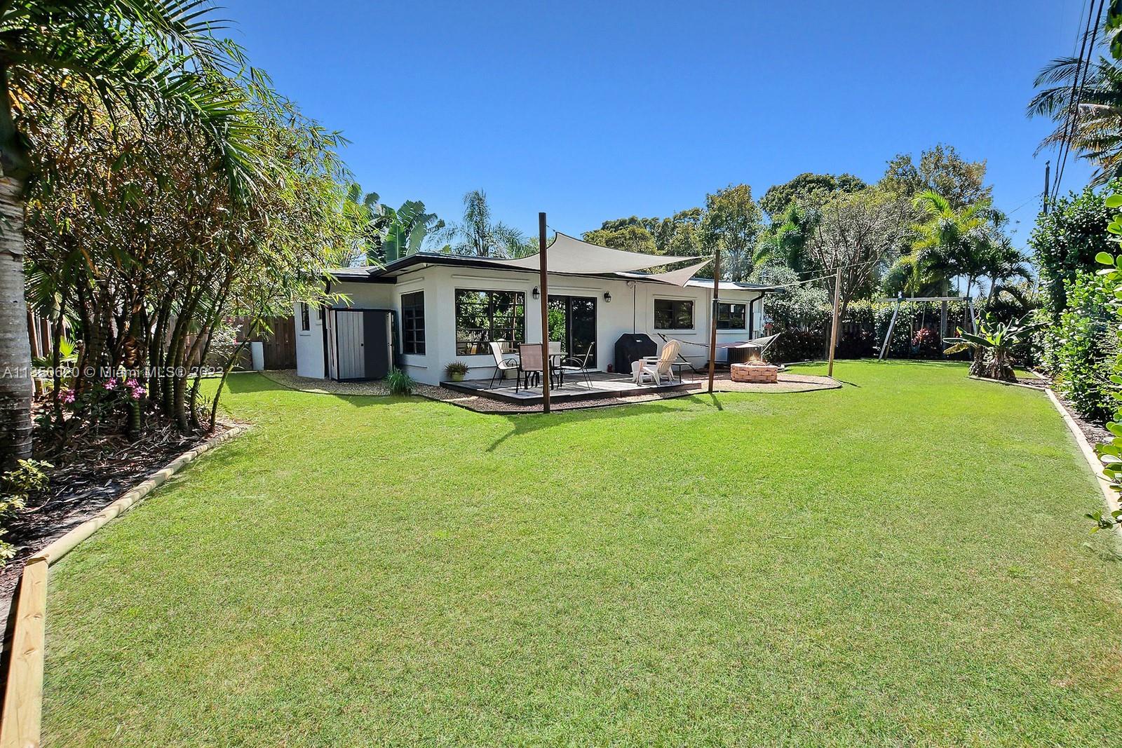 LAUDERDALE GOLF ESTATES - Residential