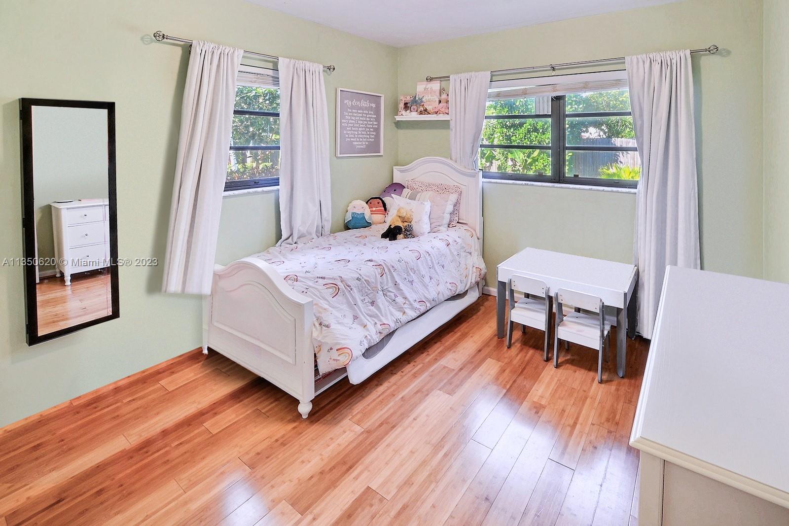 LAUDERDALE GOLF ESTATES - Residential