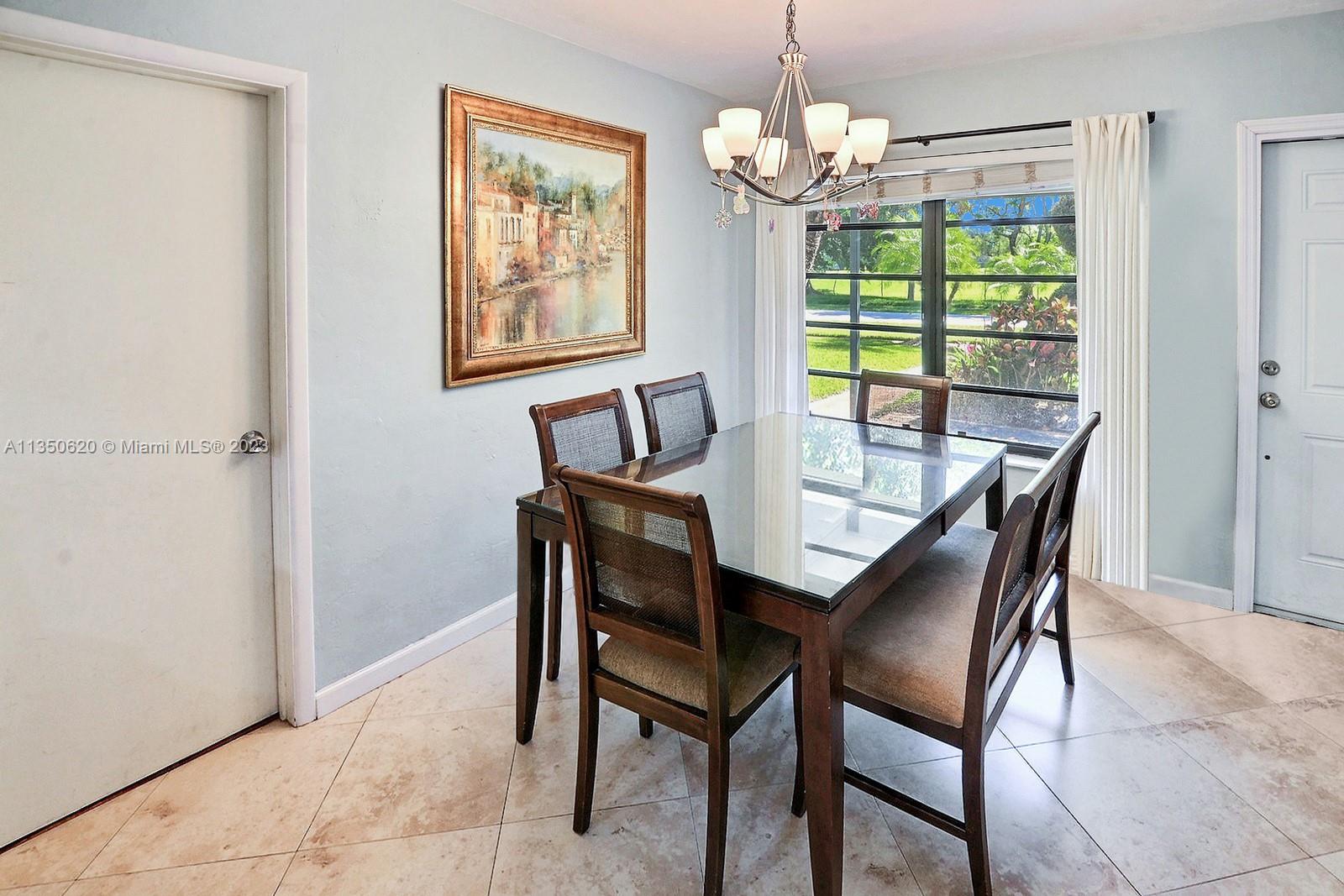 LAUDERDALE GOLF ESTATES - Residential