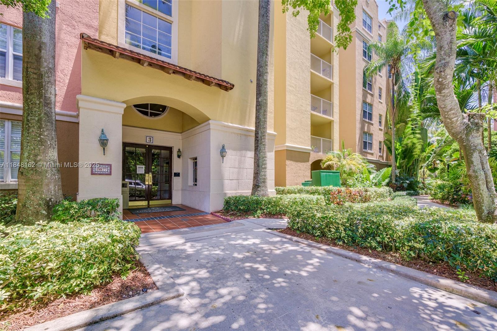 THE YACHT CLUB AT AVENTUR - Residential