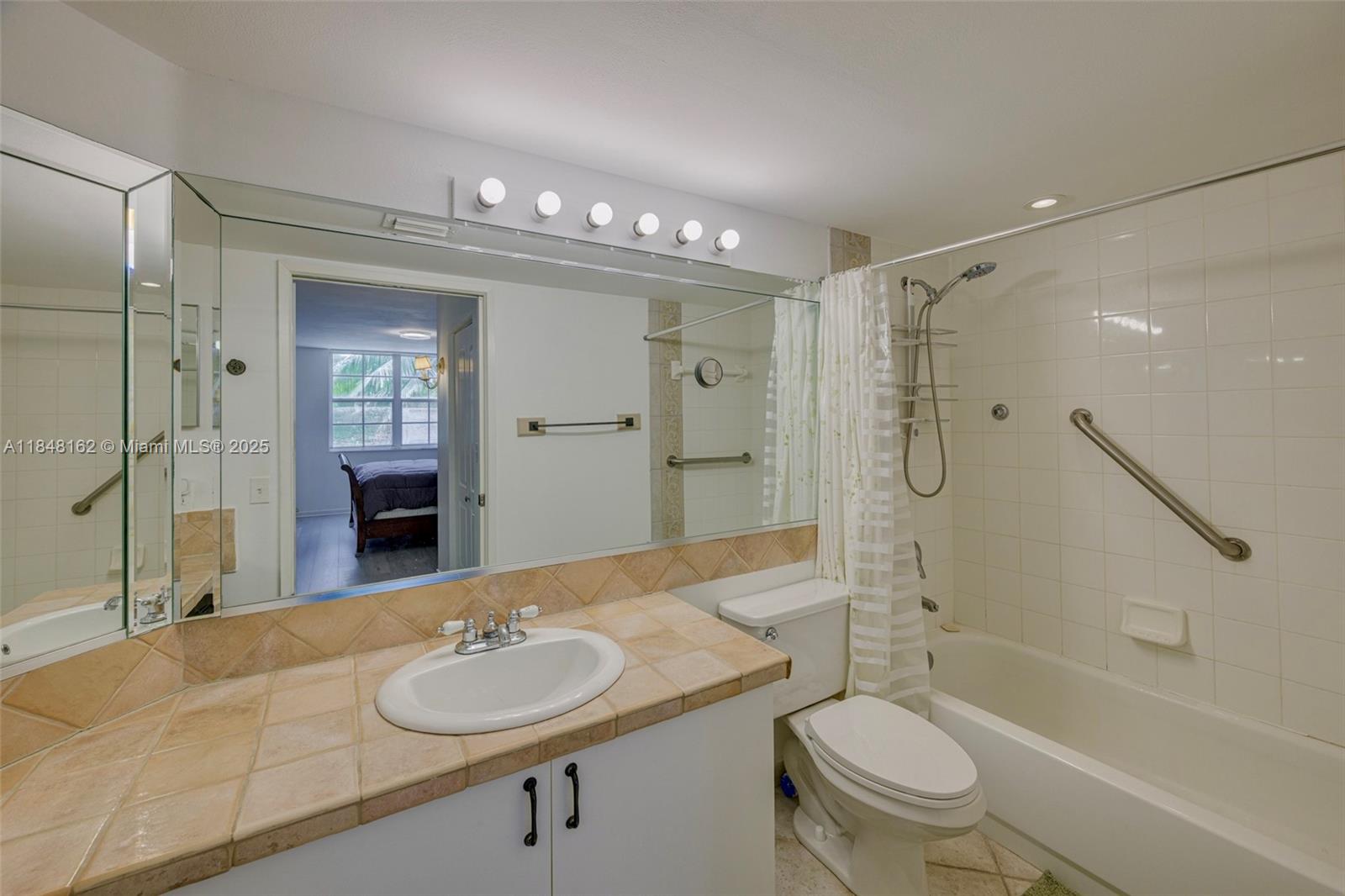 THE YACHT CLUB AT AVENTUR - Residential