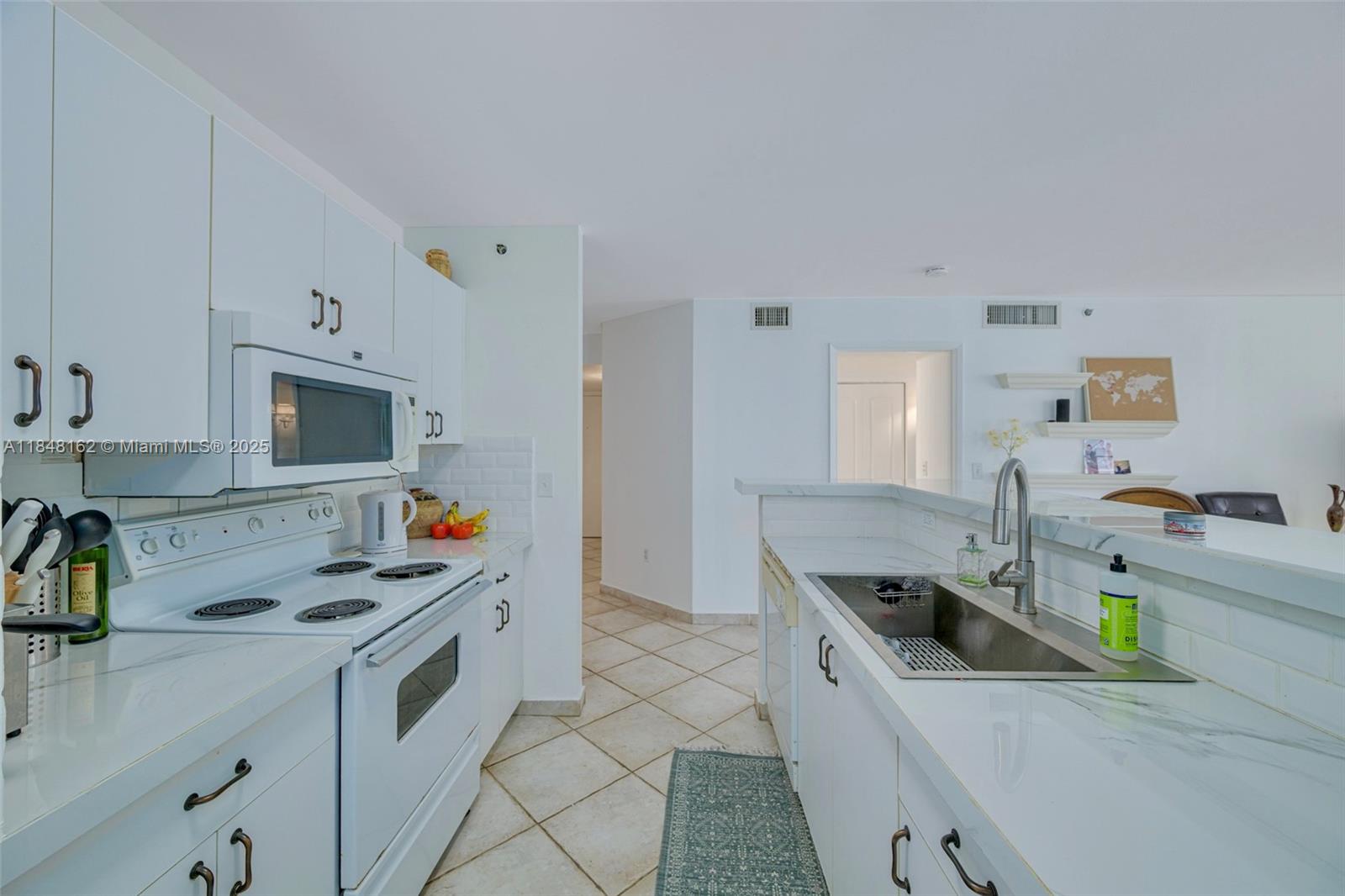 THE YACHT CLUB AT AVENTUR - Residential