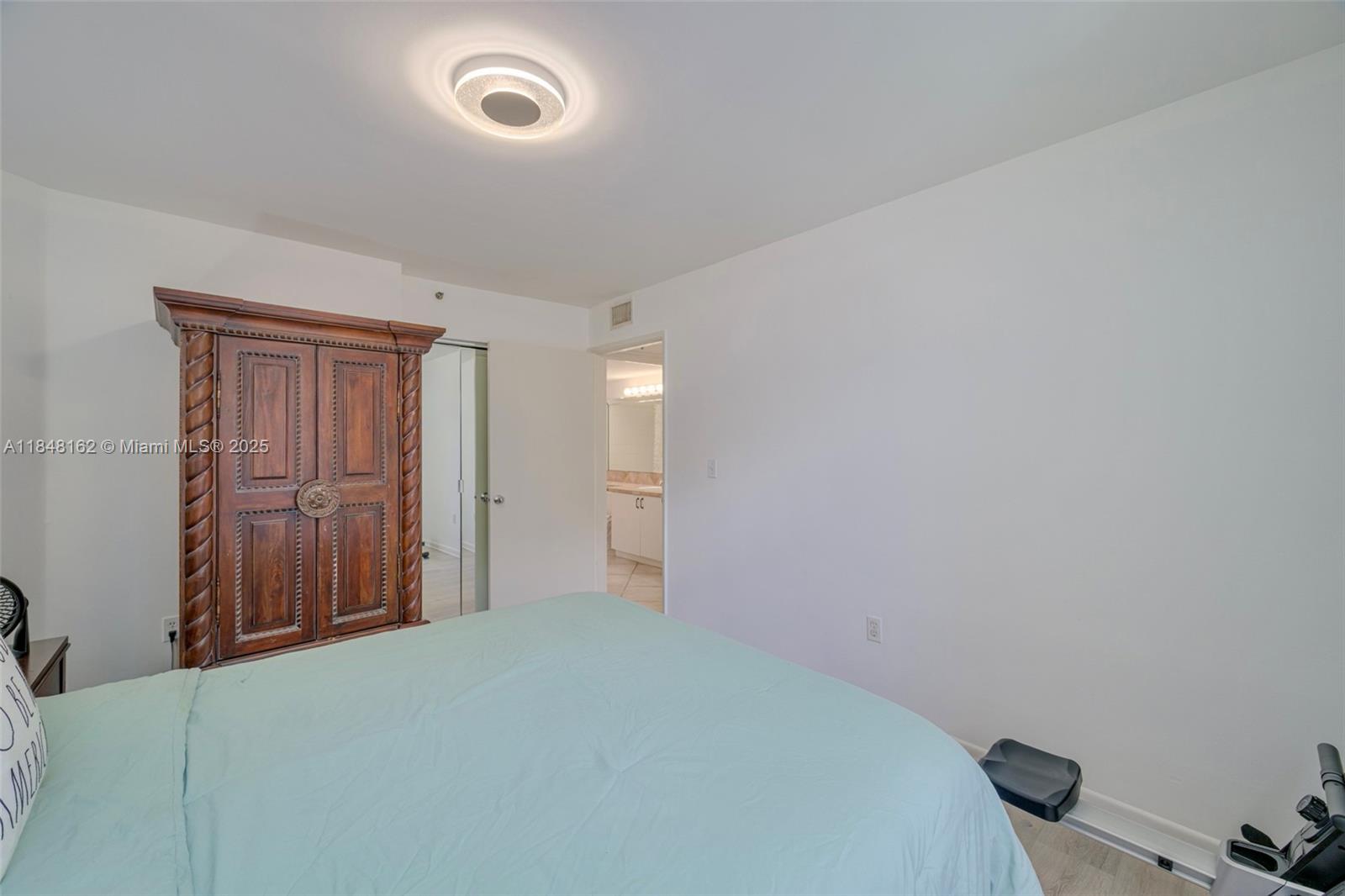 THE YACHT CLUB AT AVENTUR - Residential