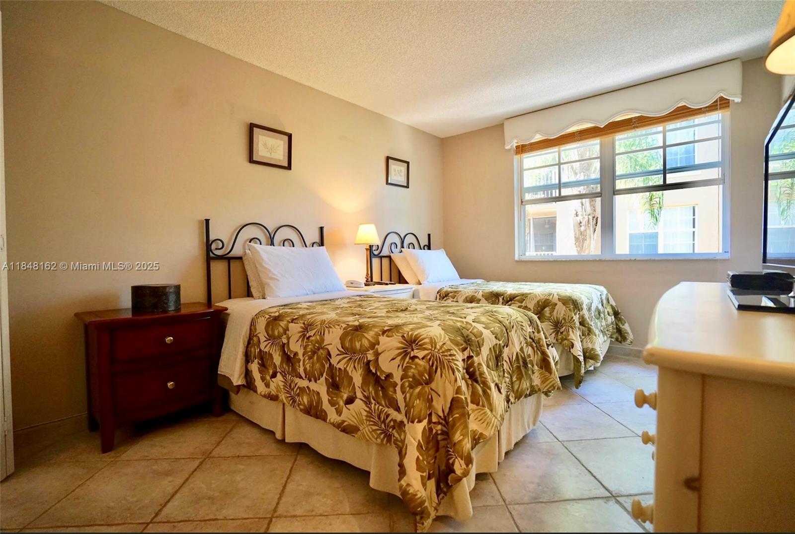 THE YACHT CLUB AT AVENTUR - Residential