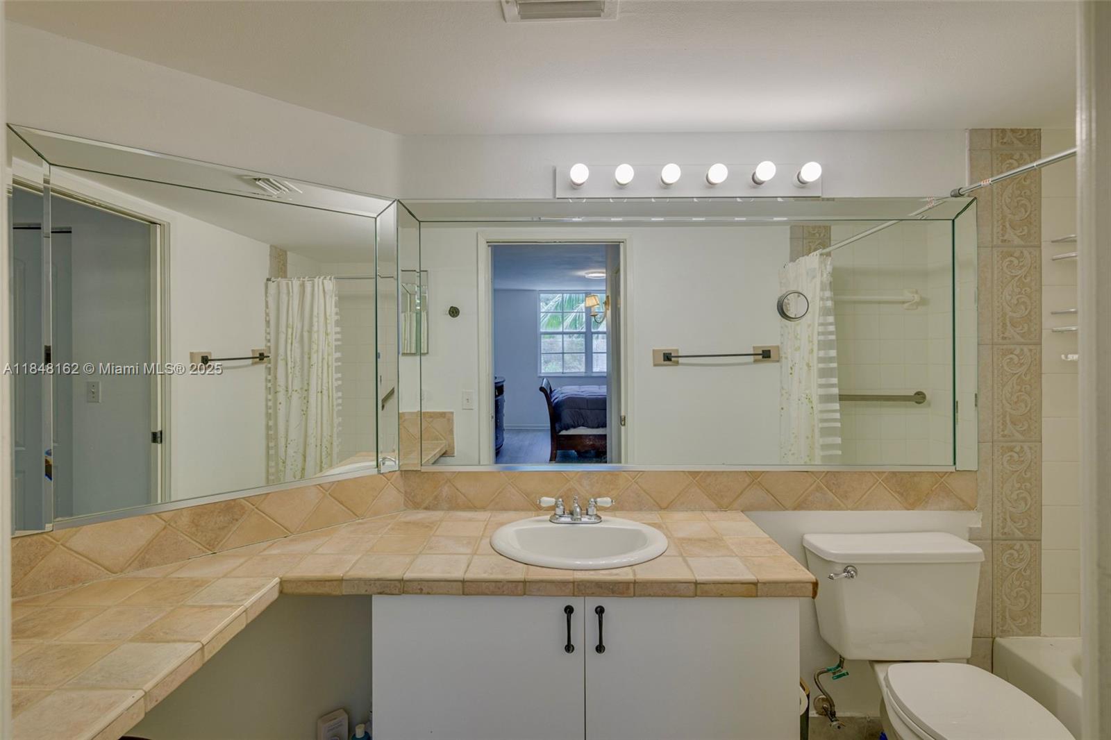 THE YACHT CLUB AT AVENTUR - Residential