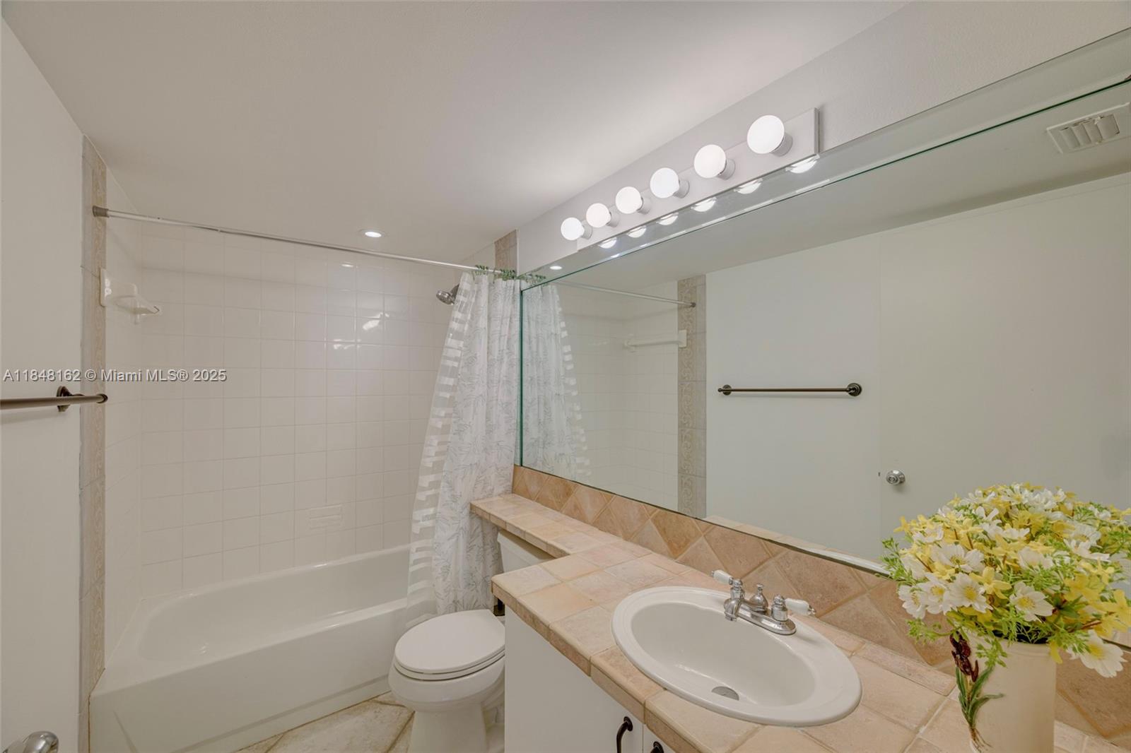 THE YACHT CLUB AT AVENTUR - Residential