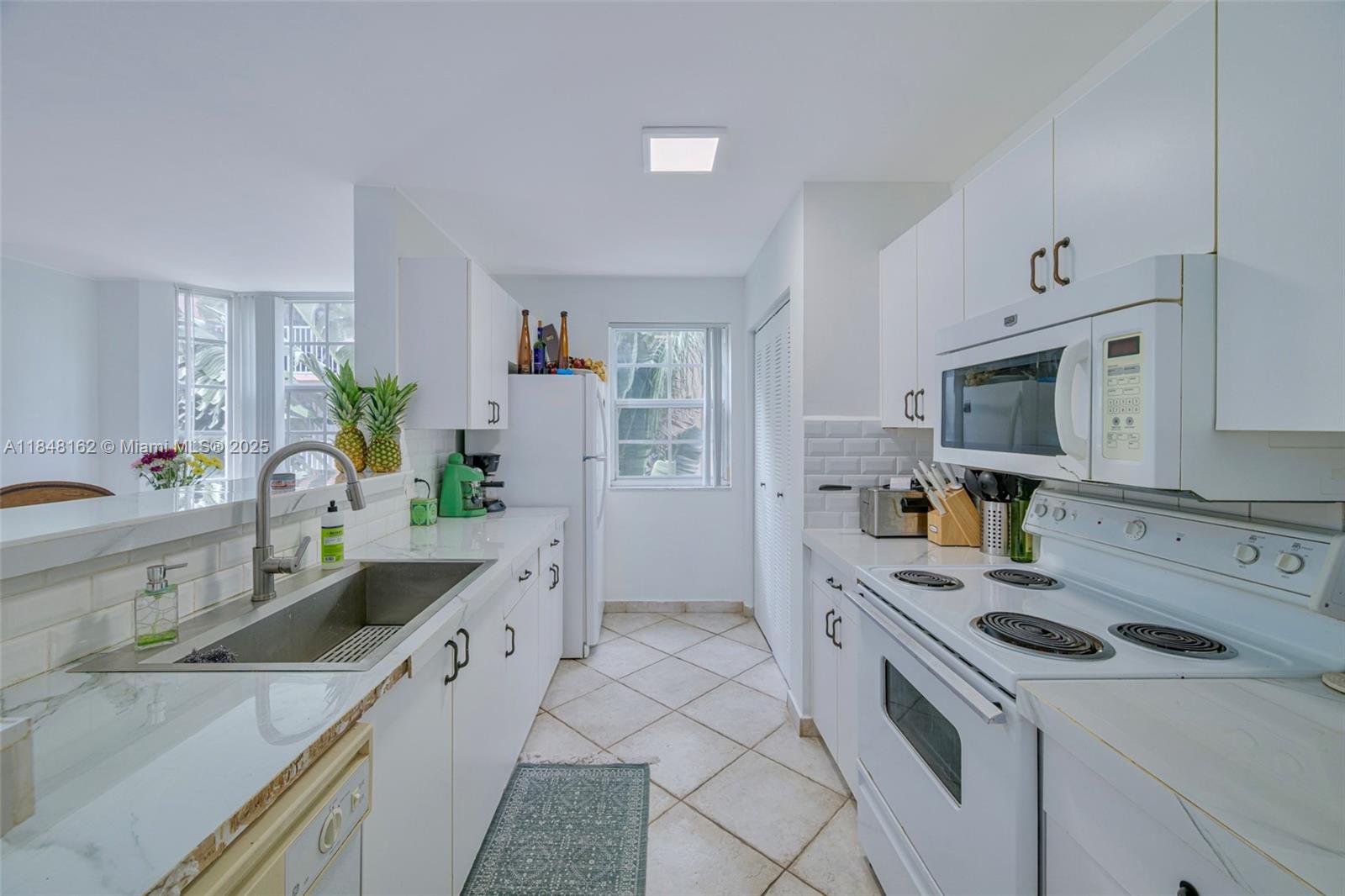 THE YACHT CLUB AT AVENTUR - Residential