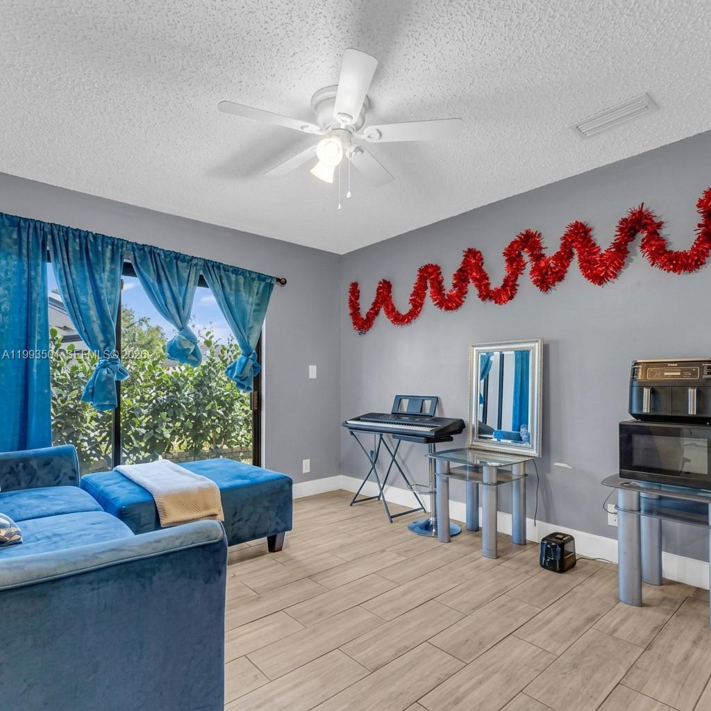 COMROCK - Residential