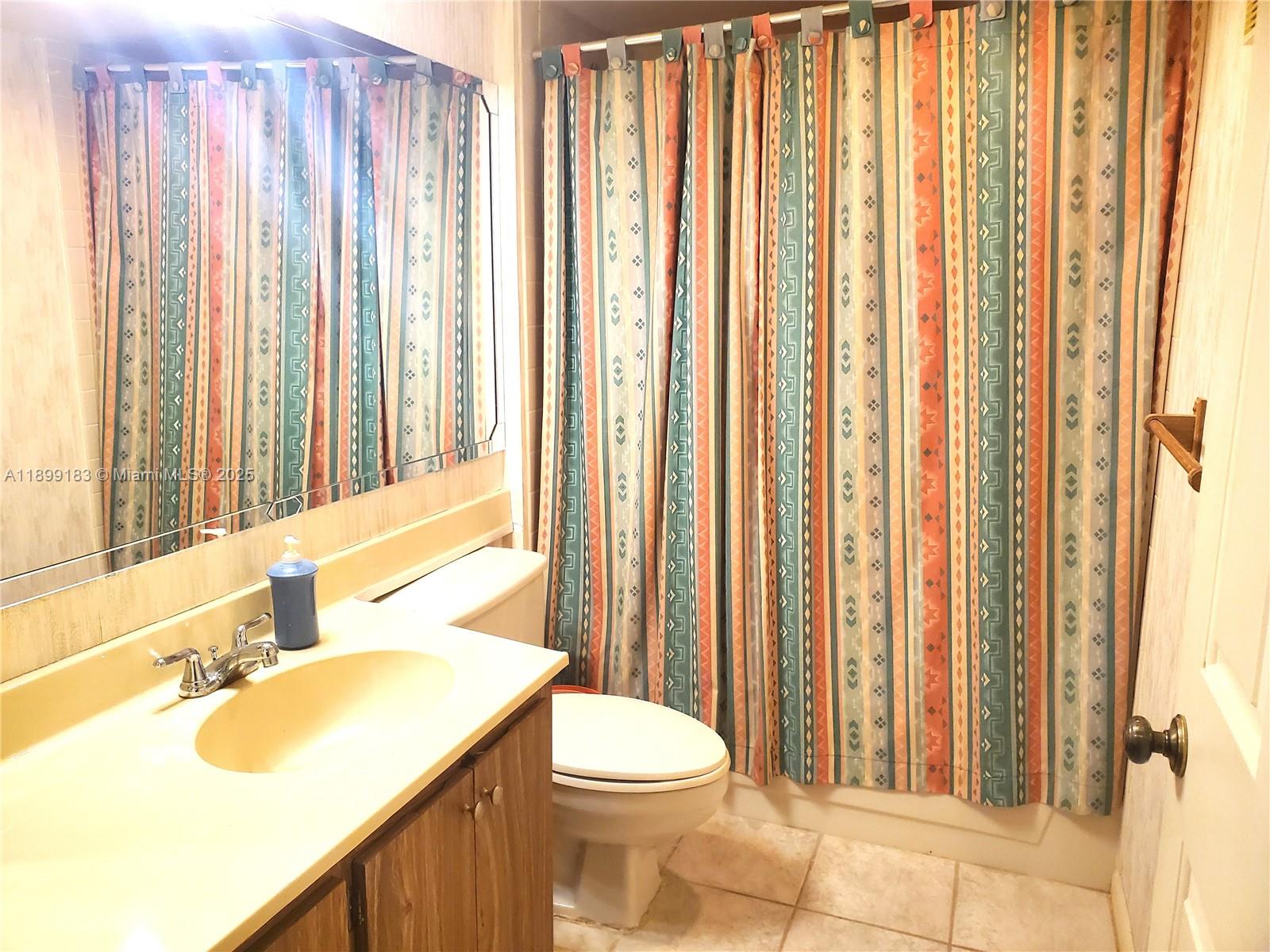 CONDO 25 OF WHITEHALL CON - Residential