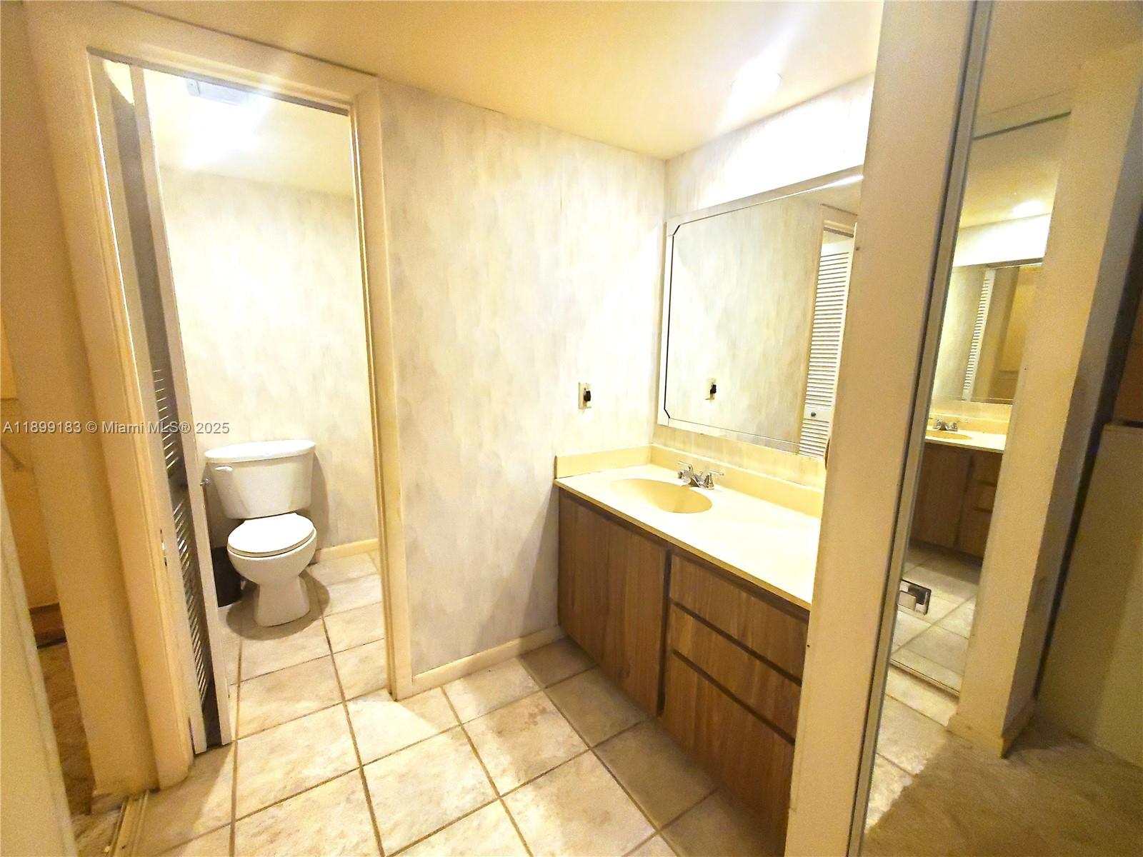 CONDO 25 OF WHITEHALL CON - Residential
