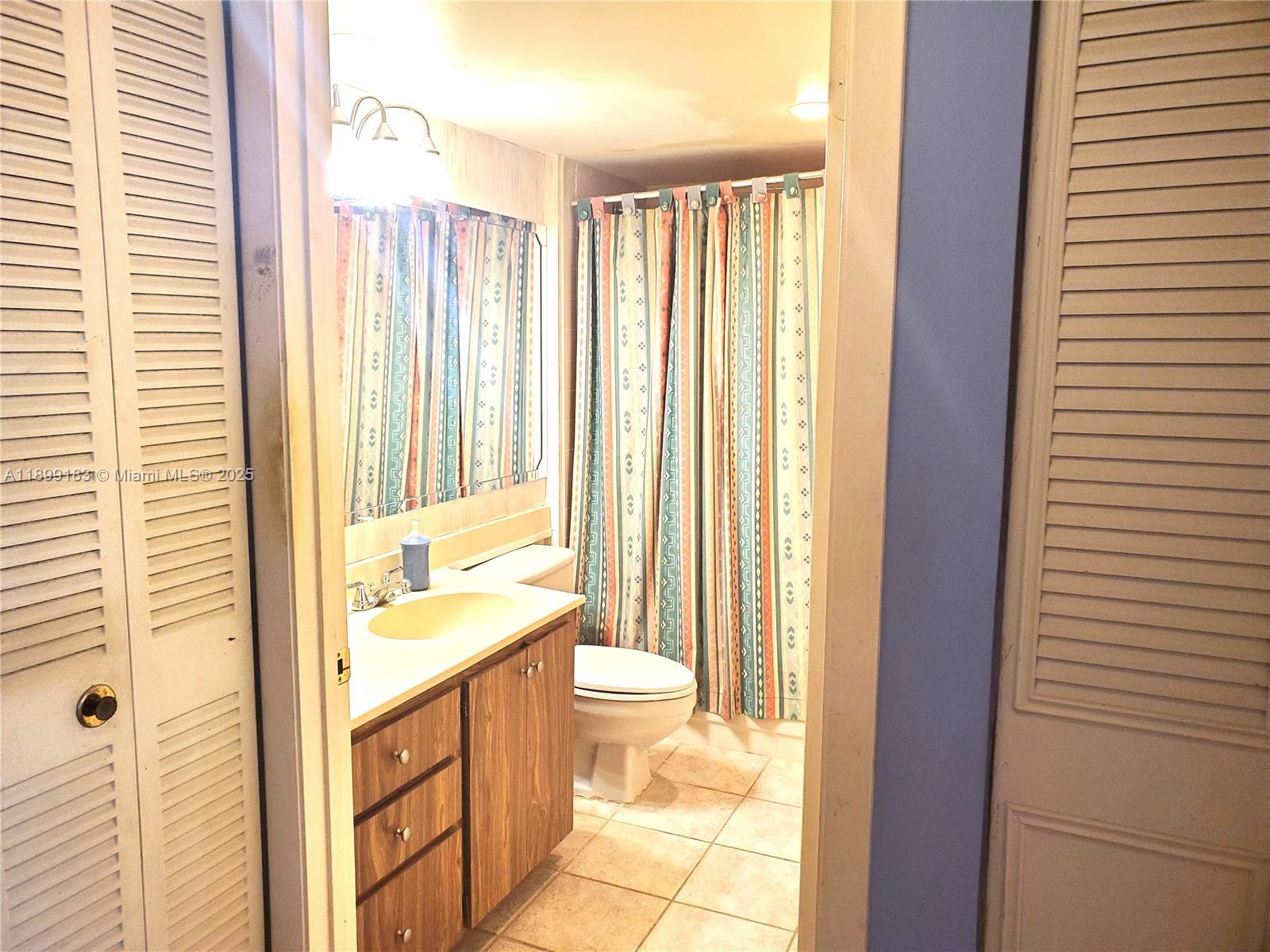 CONDO 25 OF WHITEHALL CON - Residential