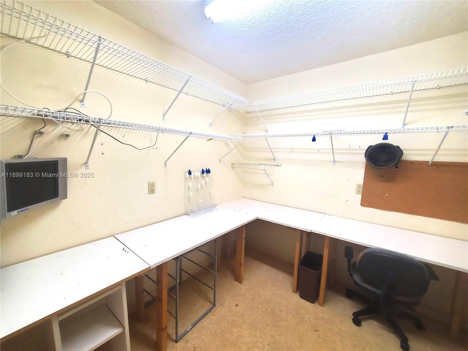 CONDO 25 OF WHITEHALL CON - Residential