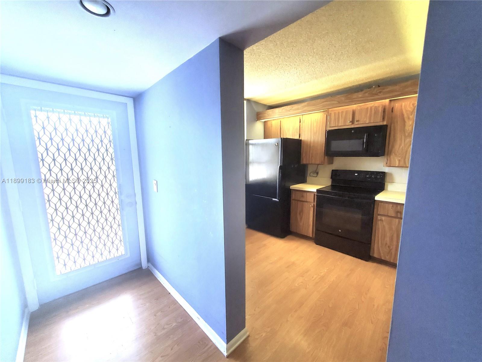 CONDO 25 OF WHITEHALL CON - Residential