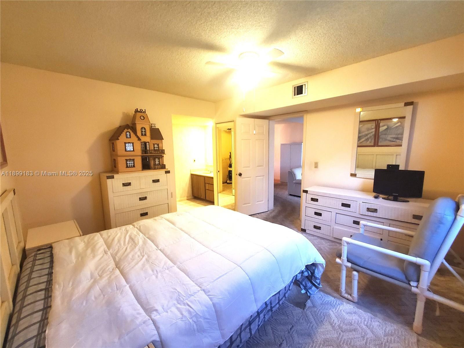 CONDO 25 OF WHITEHALL CON - Residential