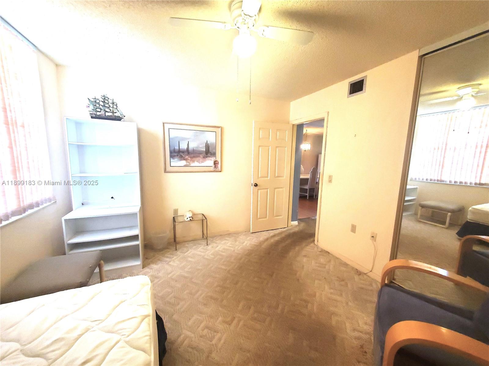 CONDO 25 OF WHITEHALL CON - Residential