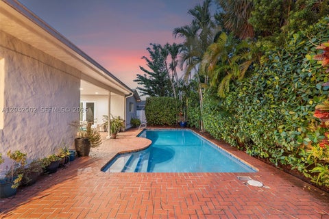 Tiny photo for 1900 NE 210th St, Miami, FL 33179 (MLS # A12042502)
